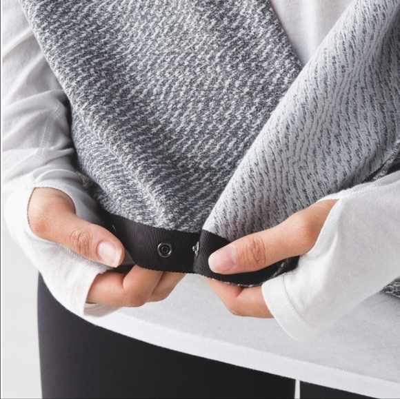 LULULEMON Vinyasa Wrap - Picture 4 of 6